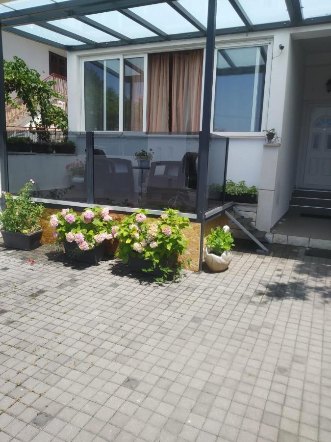 Apartments Centar - Mirjana Макарська Екстер'єр фото