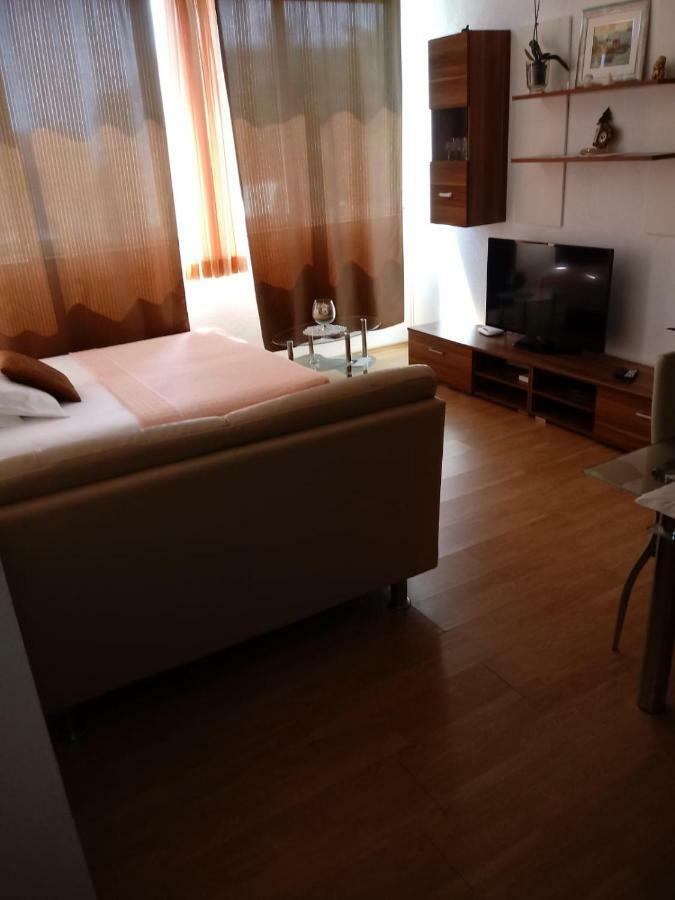 Apartments Centar - Mirjana Макарська Екстер'єр фото