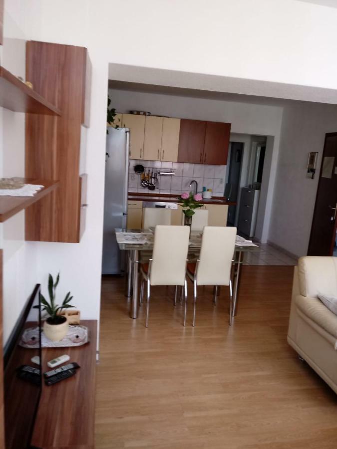 Apartments Centar - Mirjana Макарська Екстер'єр фото