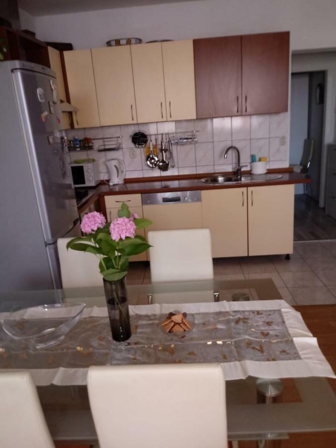 Apartments Centar - Mirjana Макарська Екстер'єр фото