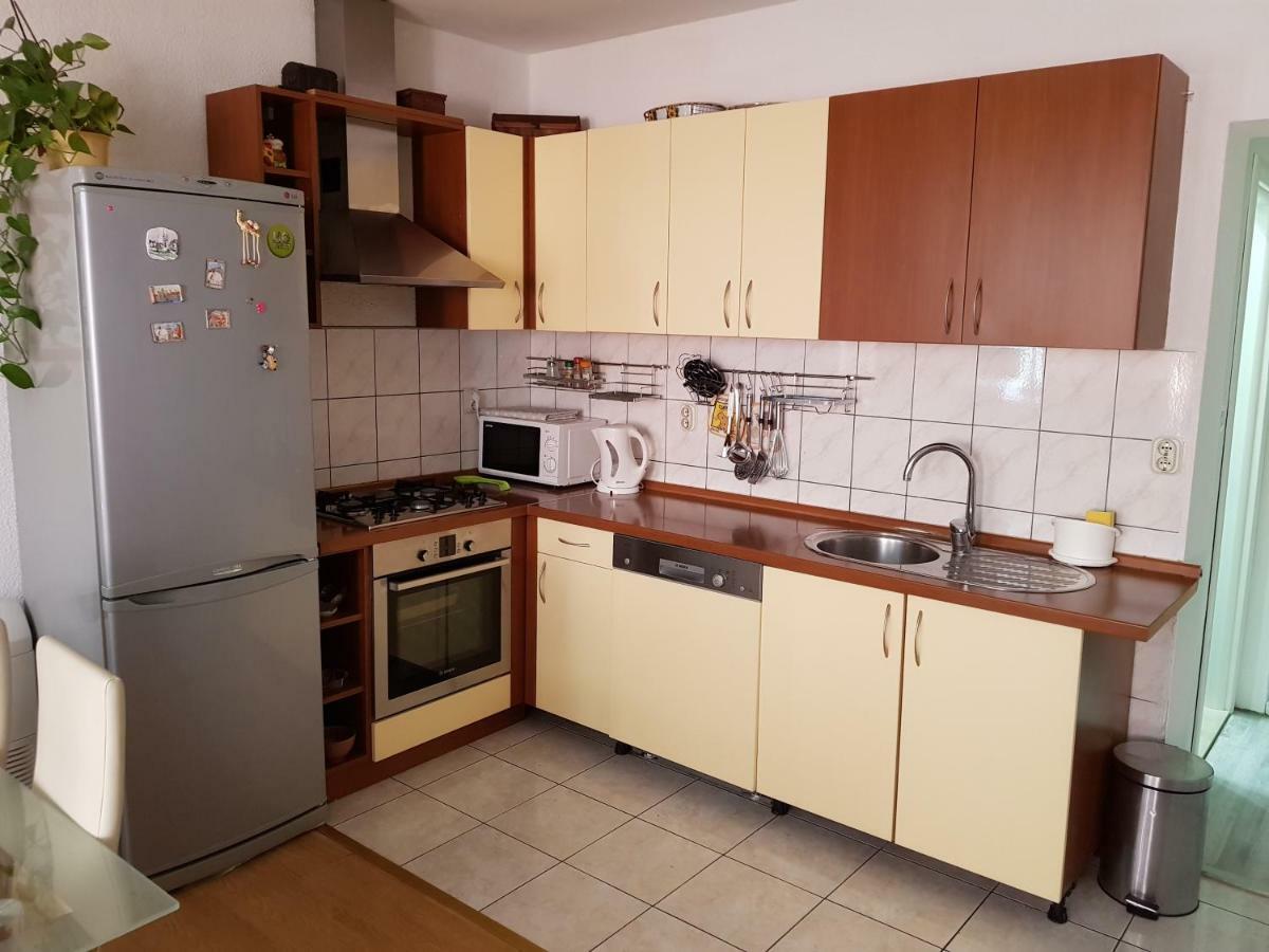 Apartments Centar - Mirjana Макарська Екстер'єр фото
